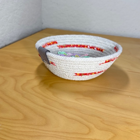 Basket - Picture 5 of 5